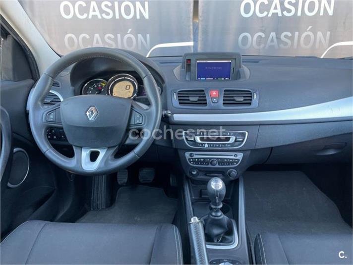 RENAULT Megane Sport Tourer Dynamique 1.6 16v